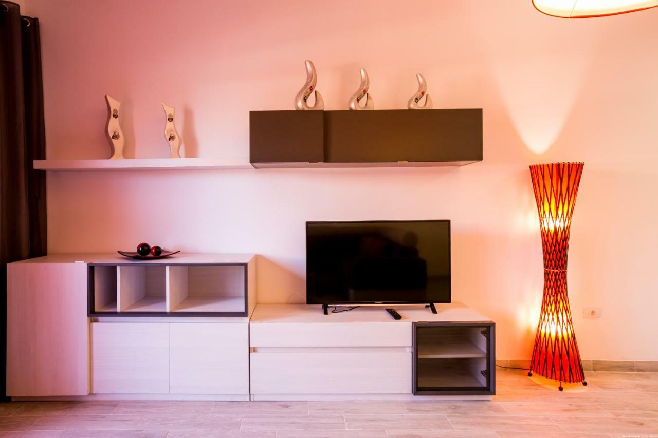 Spacious & Stylish Apartment Los Cristianos ロスクリスティアーノス エクステリア 写真