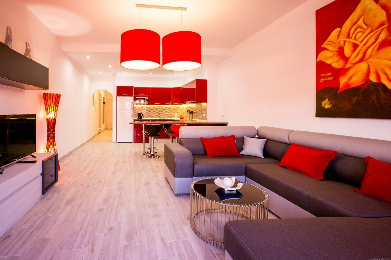 Spacious & Stylish Apartment Los Cristianos ロスクリスティアーノス エクステリア 写真